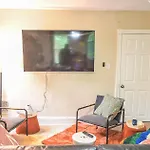 Chic 4Br Dwelling With Backyard In Philadelphia