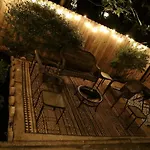 Chic 4Br Dwelling With Backyard In Philadelphia