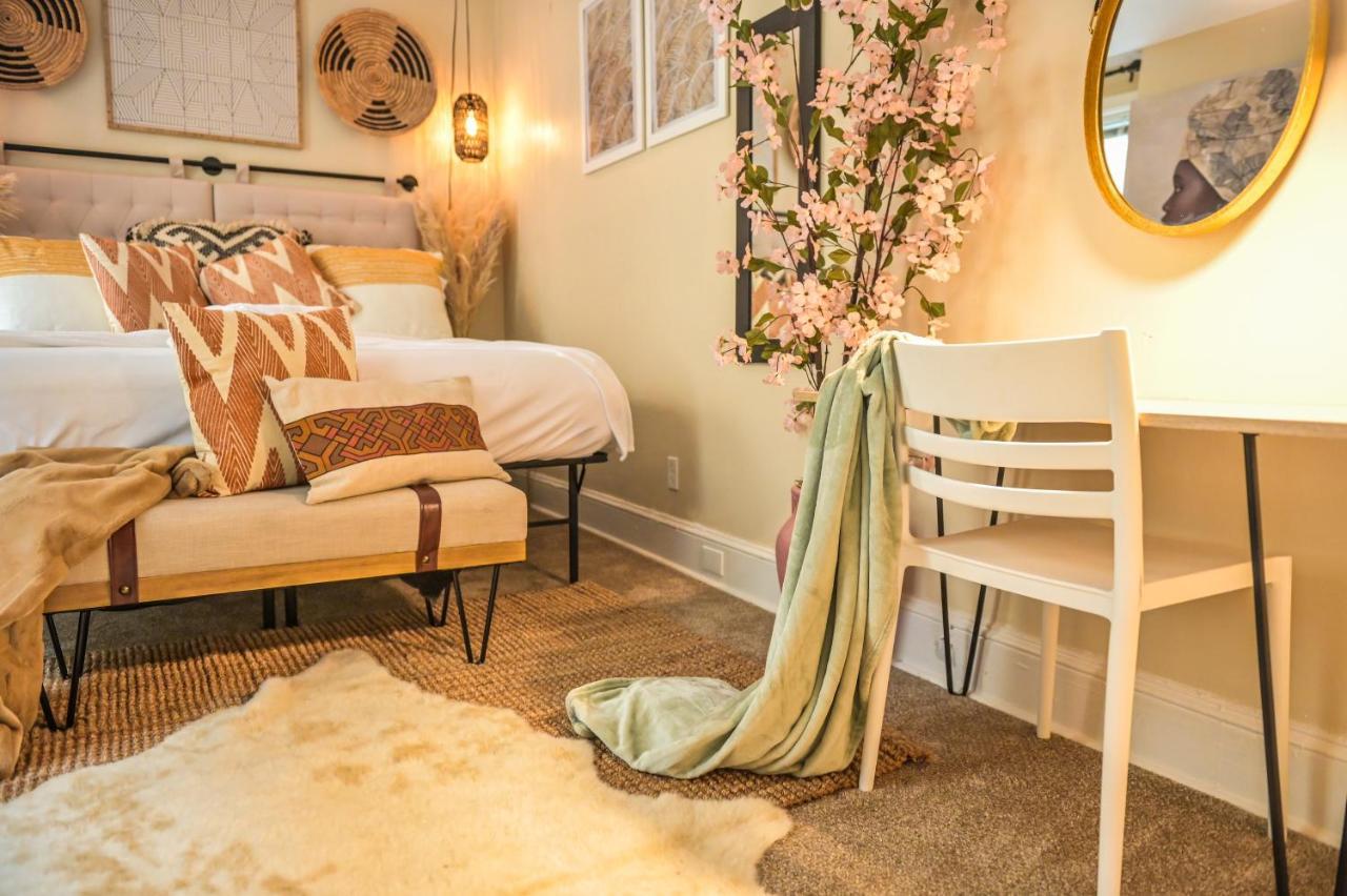 Chic 4br Dwelling With Backyard In Apartment *